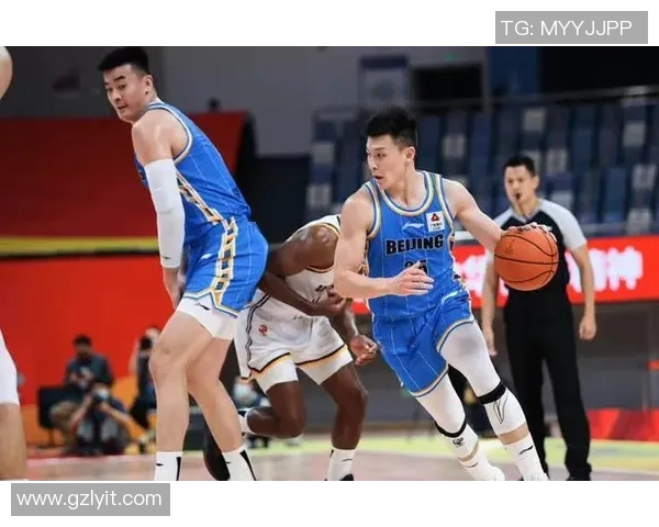 南京足球队在挑战赛积分榜中以58分稳居第一位置,领先其他球队 南京足球队在挑战赛积分榜中以58分稳居第一位置,领先其他球队